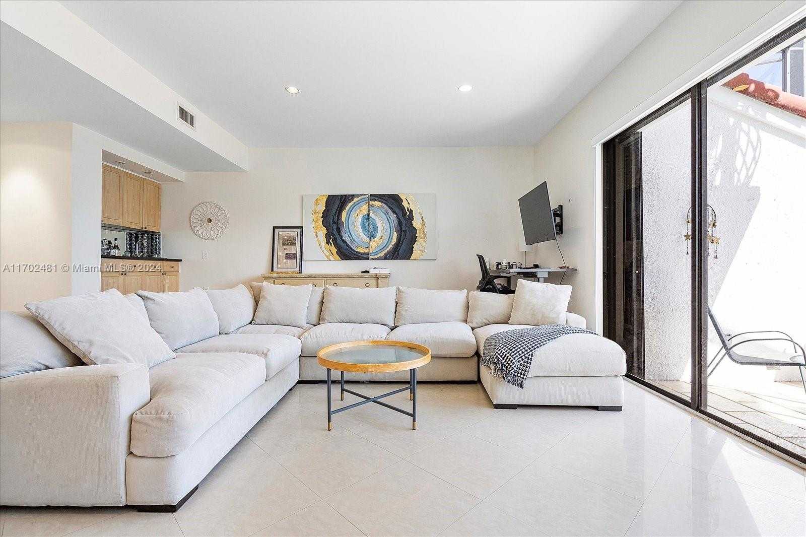 Small Image of 3620 YACHT CLUB DR #503, Aventura Number 13