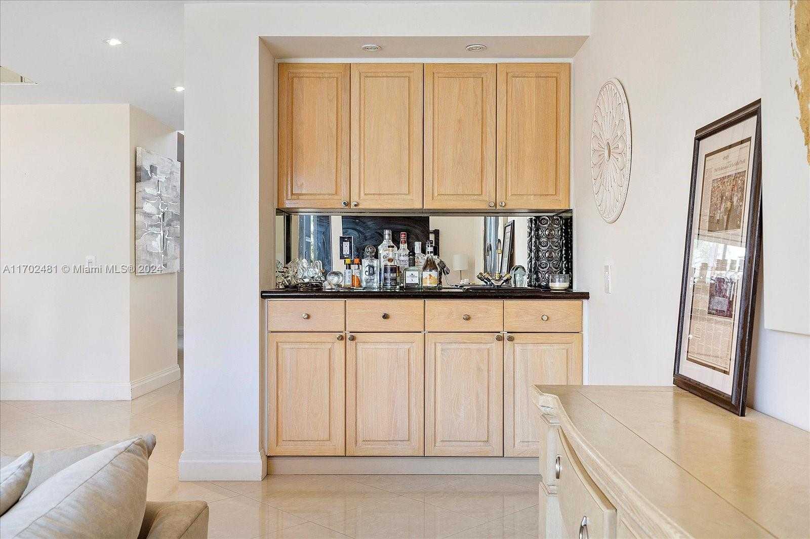 Small Image of 3620 YACHT CLUB DR #503, Aventura Number 16