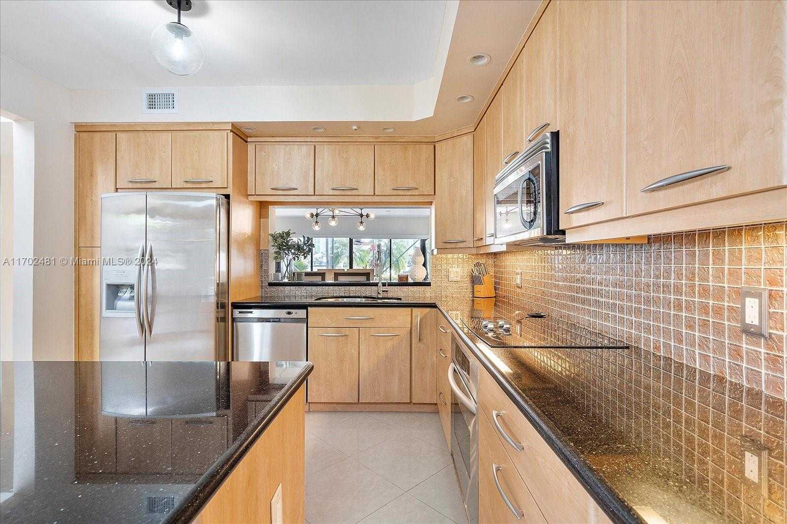 Small Image of 3620 YACHT CLUB DR #503, Aventura Number 25