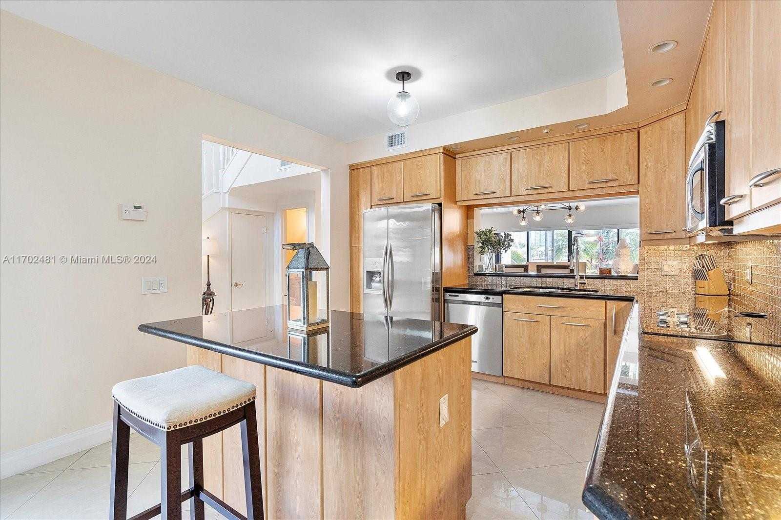 Small Image of 3620 YACHT CLUB DR #503, Aventura Number 26