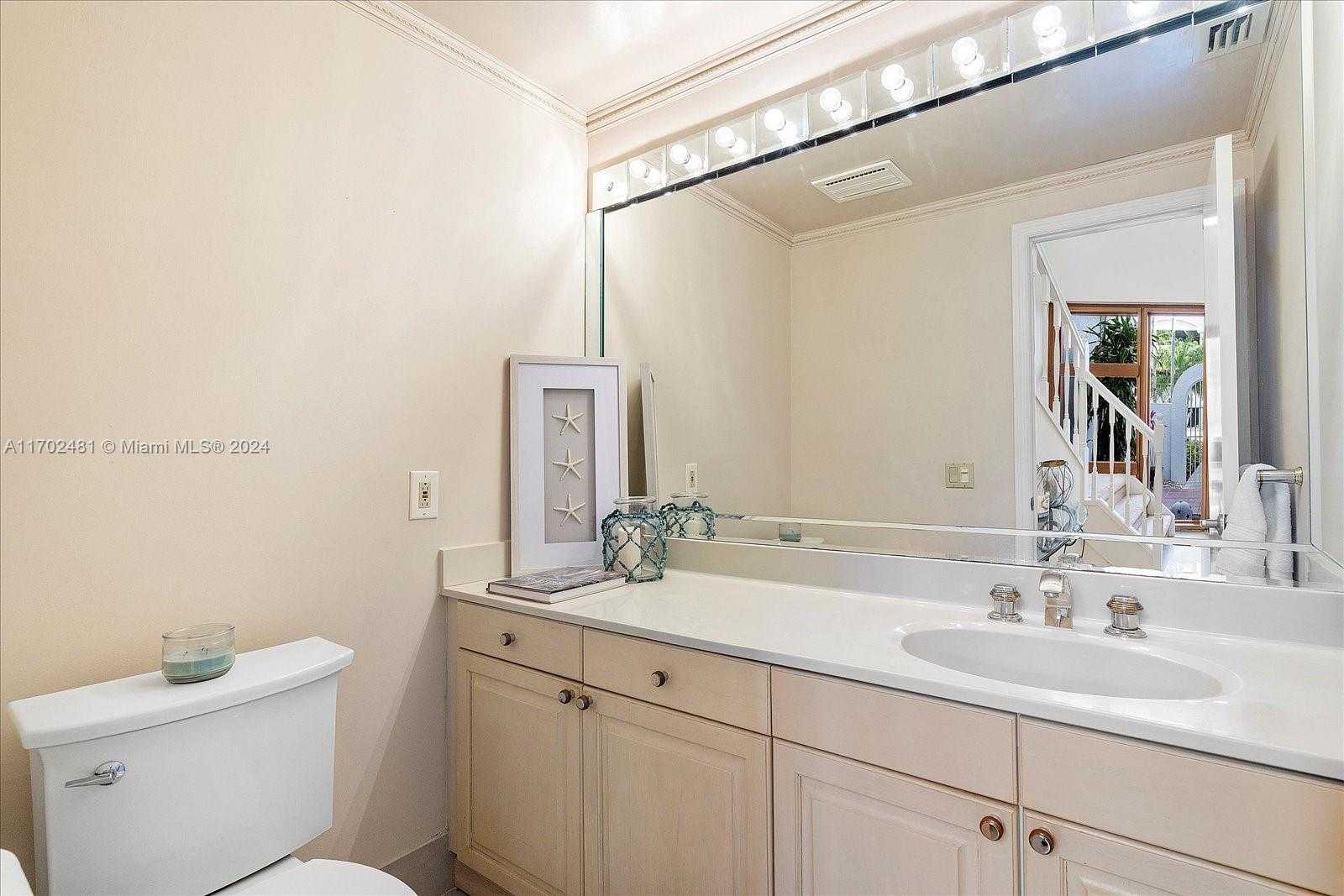 Small Image of 3620 YACHT CLUB DR #503, Aventura Number 32