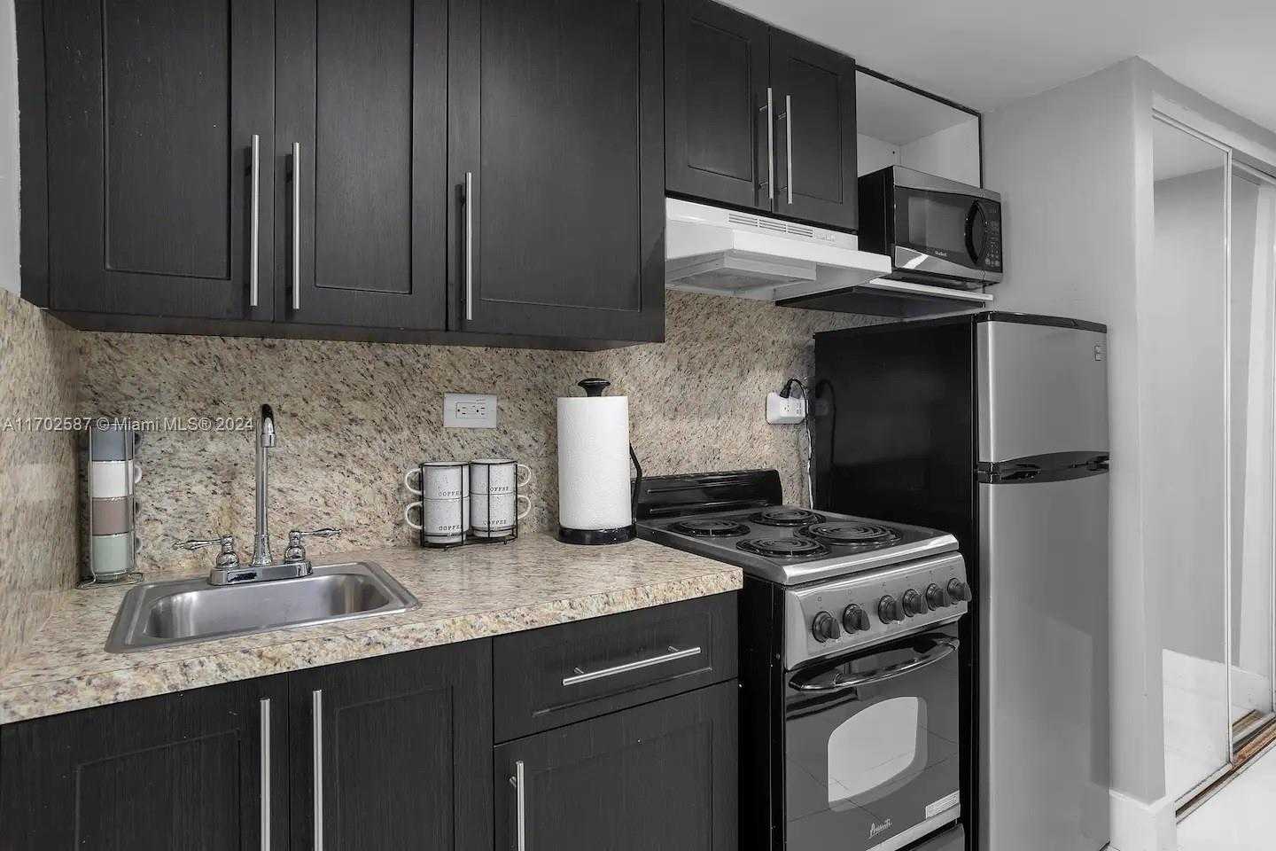 Small Image of 19201 #440, Sunny Isles Beach Number 11