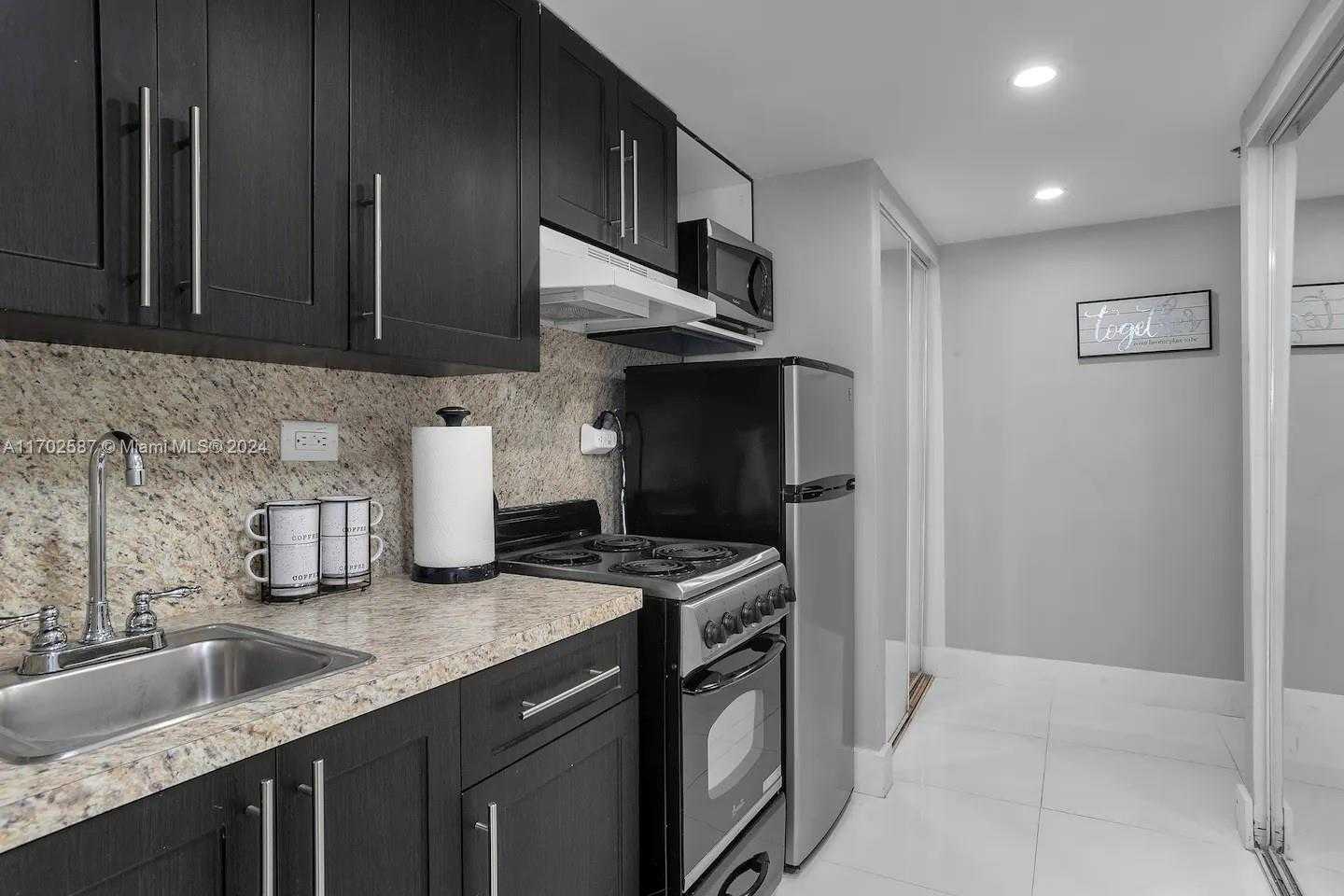 Small Image of 19201 #440, Sunny Isles Beach Number 12