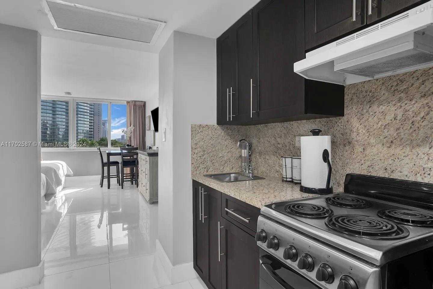 Small Image of 19201 #440, Sunny Isles Beach Number 13