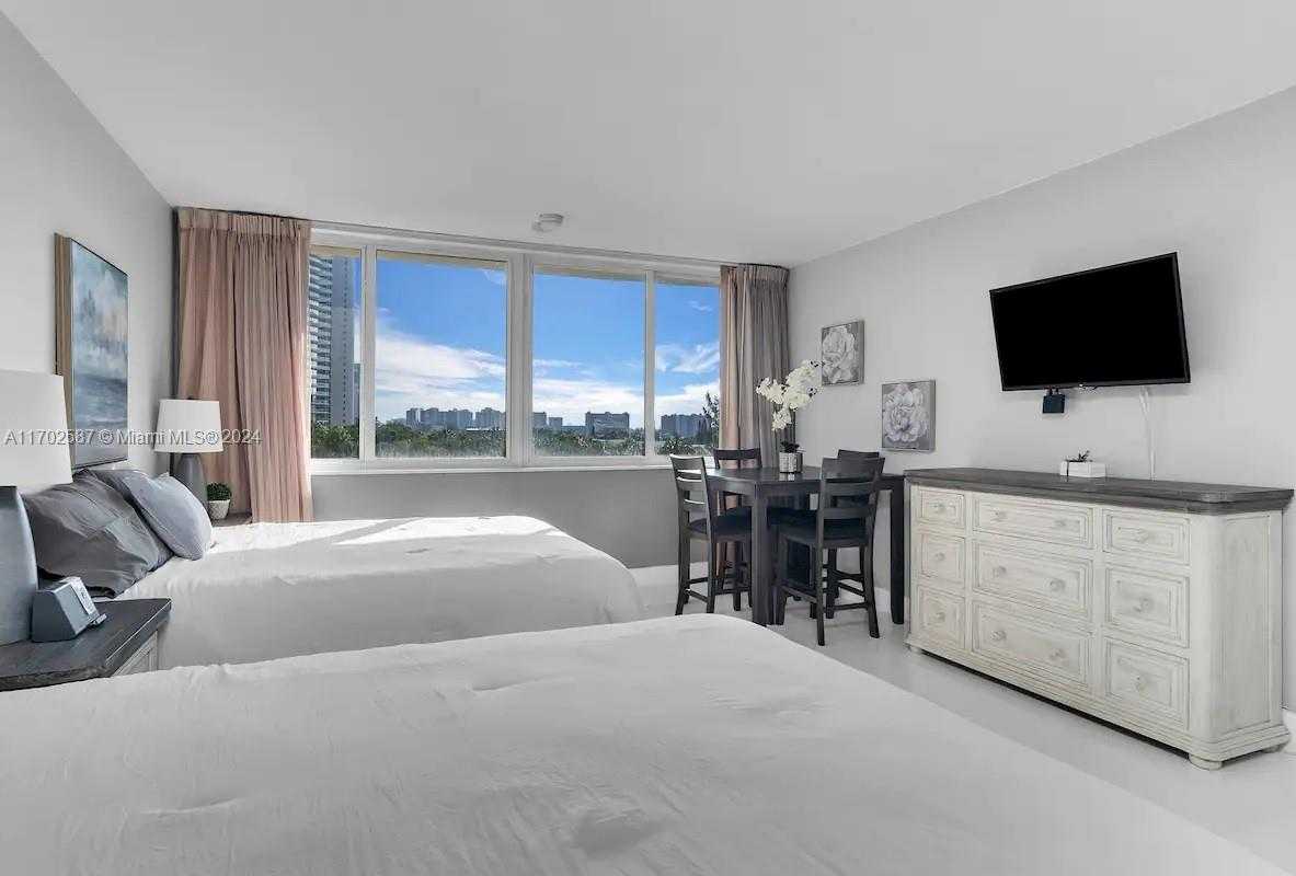 Small Image of 19201 #440, Sunny Isles Beach Number 7