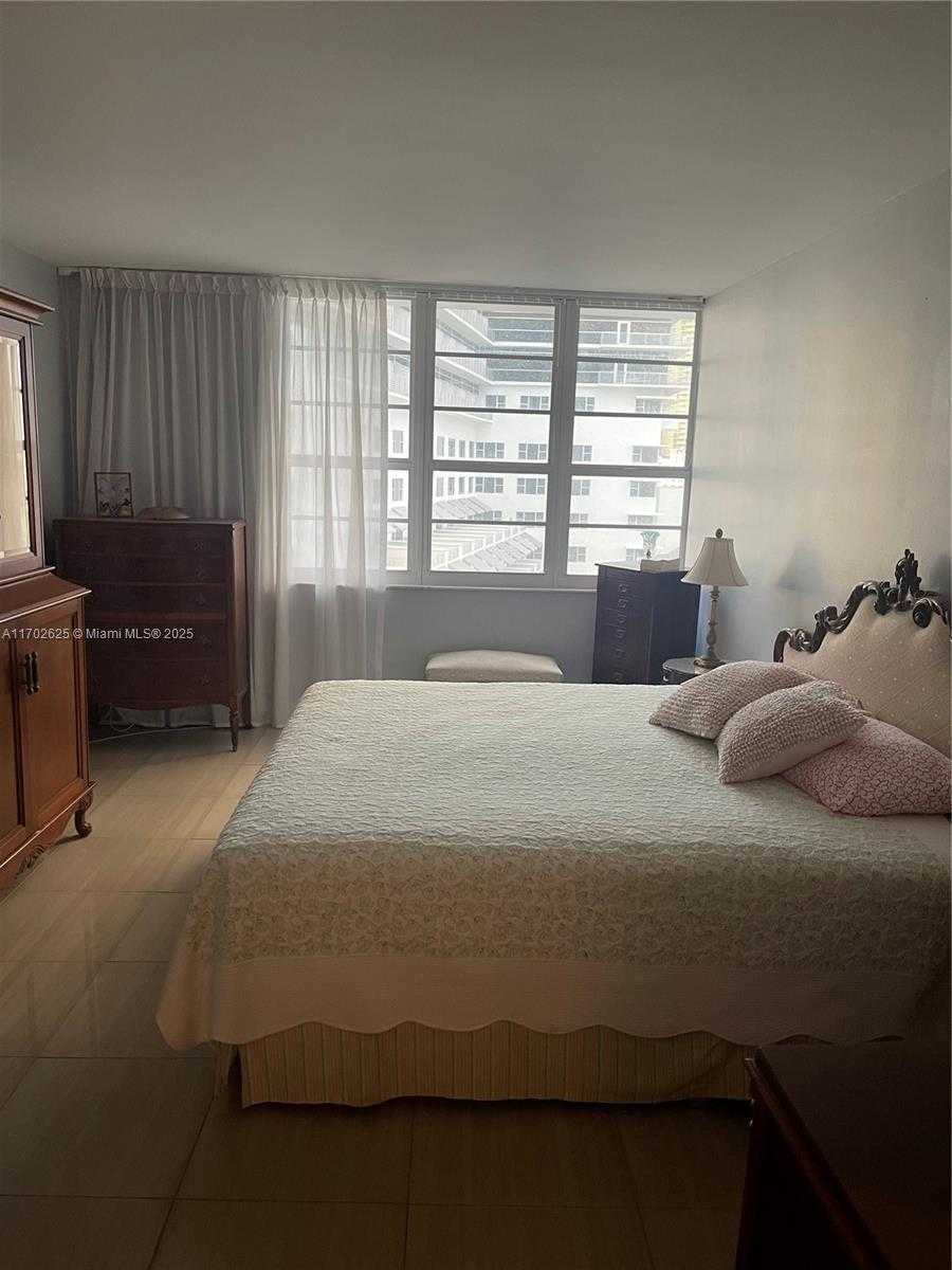 Small Image of 100 LINCOLN RD #833, Miami Beach Number 13