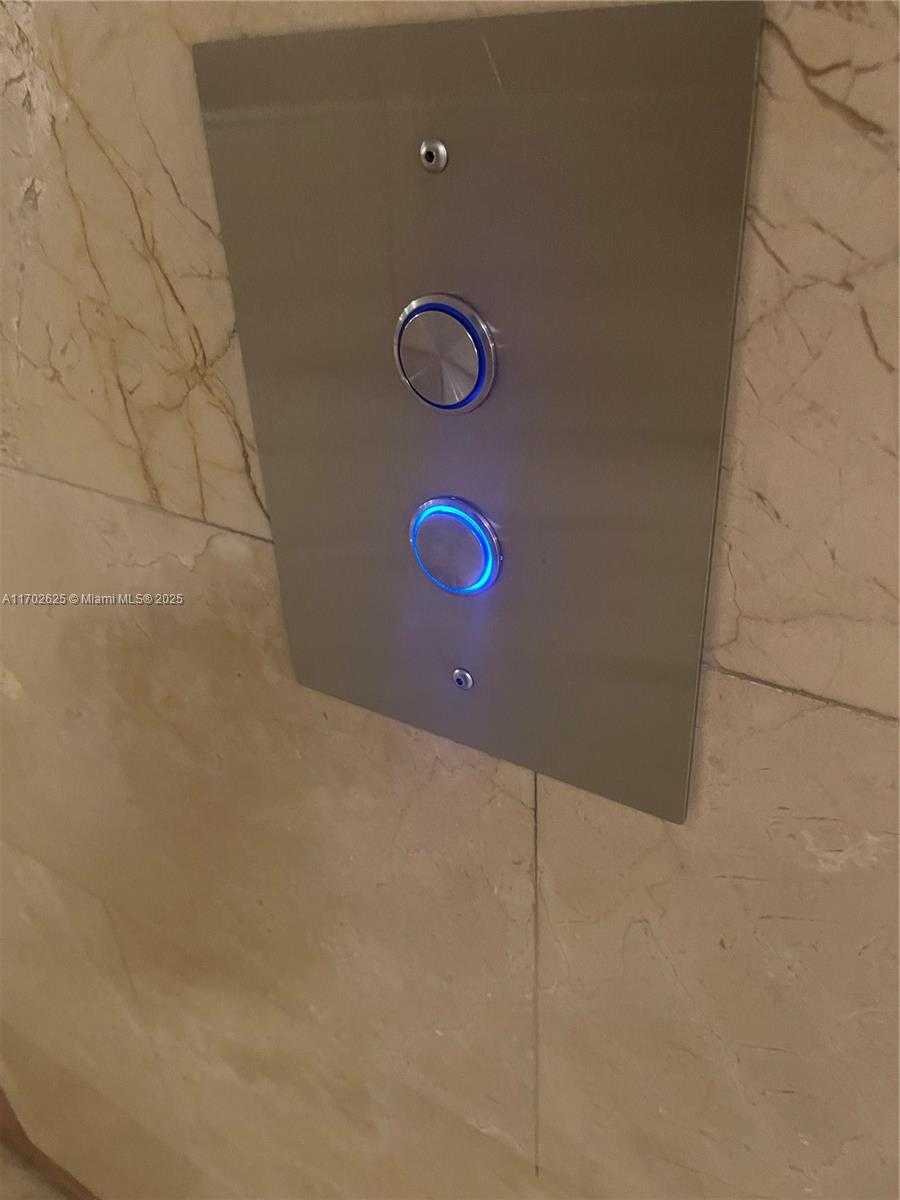 Small Image of 100 LINCOLN RD #833, Miami Beach Number 15