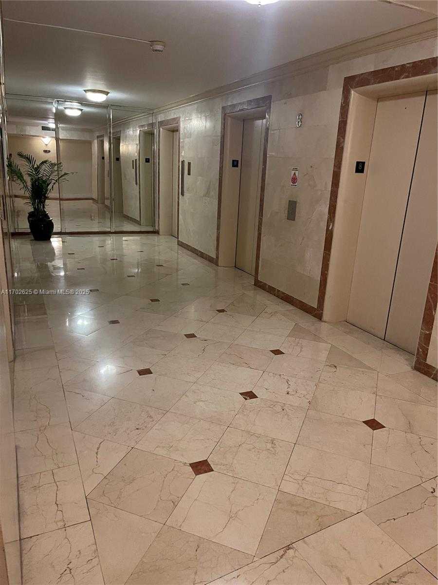 Small Image of 100 LINCOLN RD #833, Miami Beach Number 17