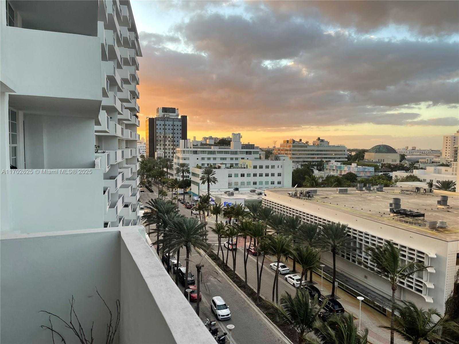 Small Image of 100 LINCOLN RD #833, Miami Beach Number 2