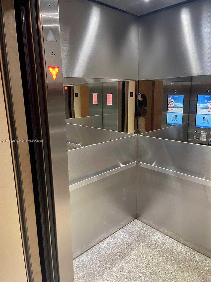 Small Image of 100 LINCOLN RD #833, Miami Beach Number 22