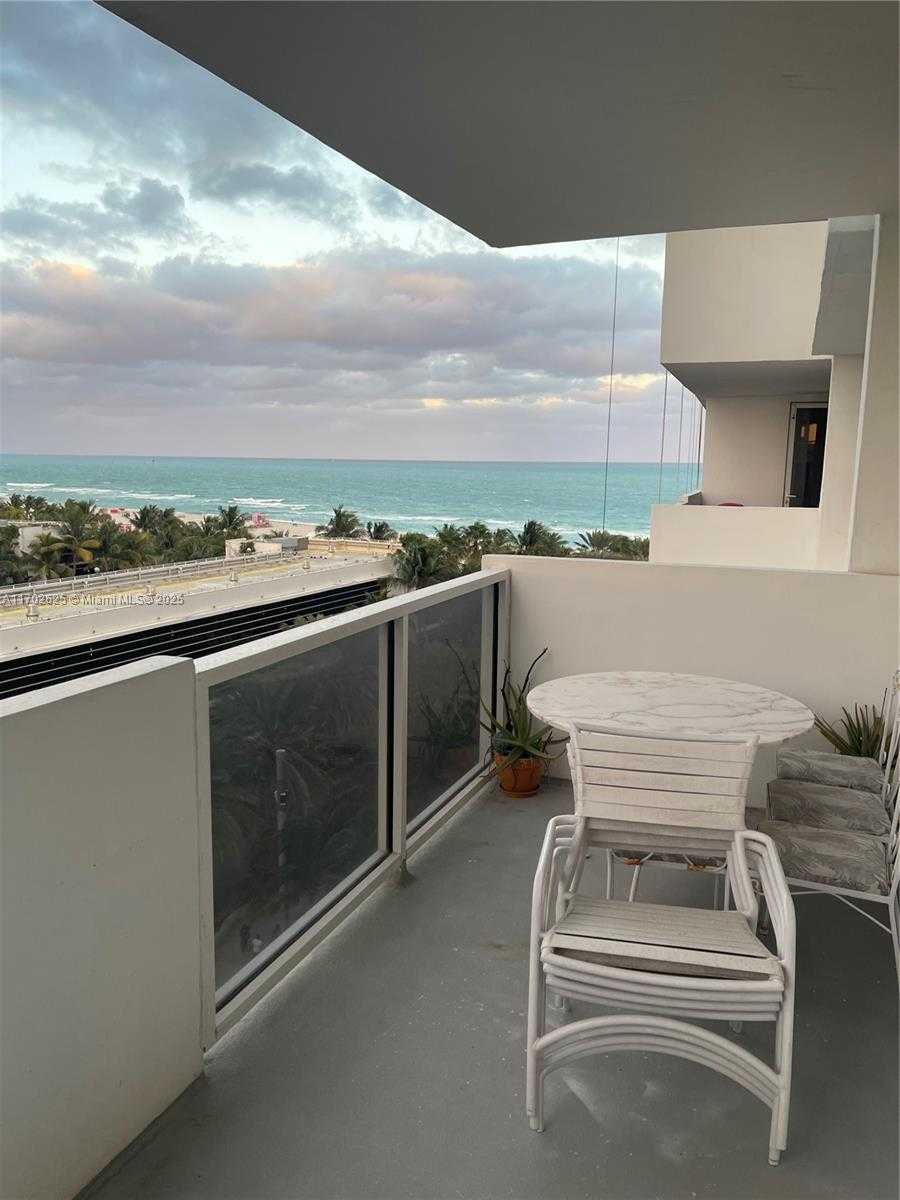 Small Image of 100 LINCOLN RD #833, Miami Beach Number 4
