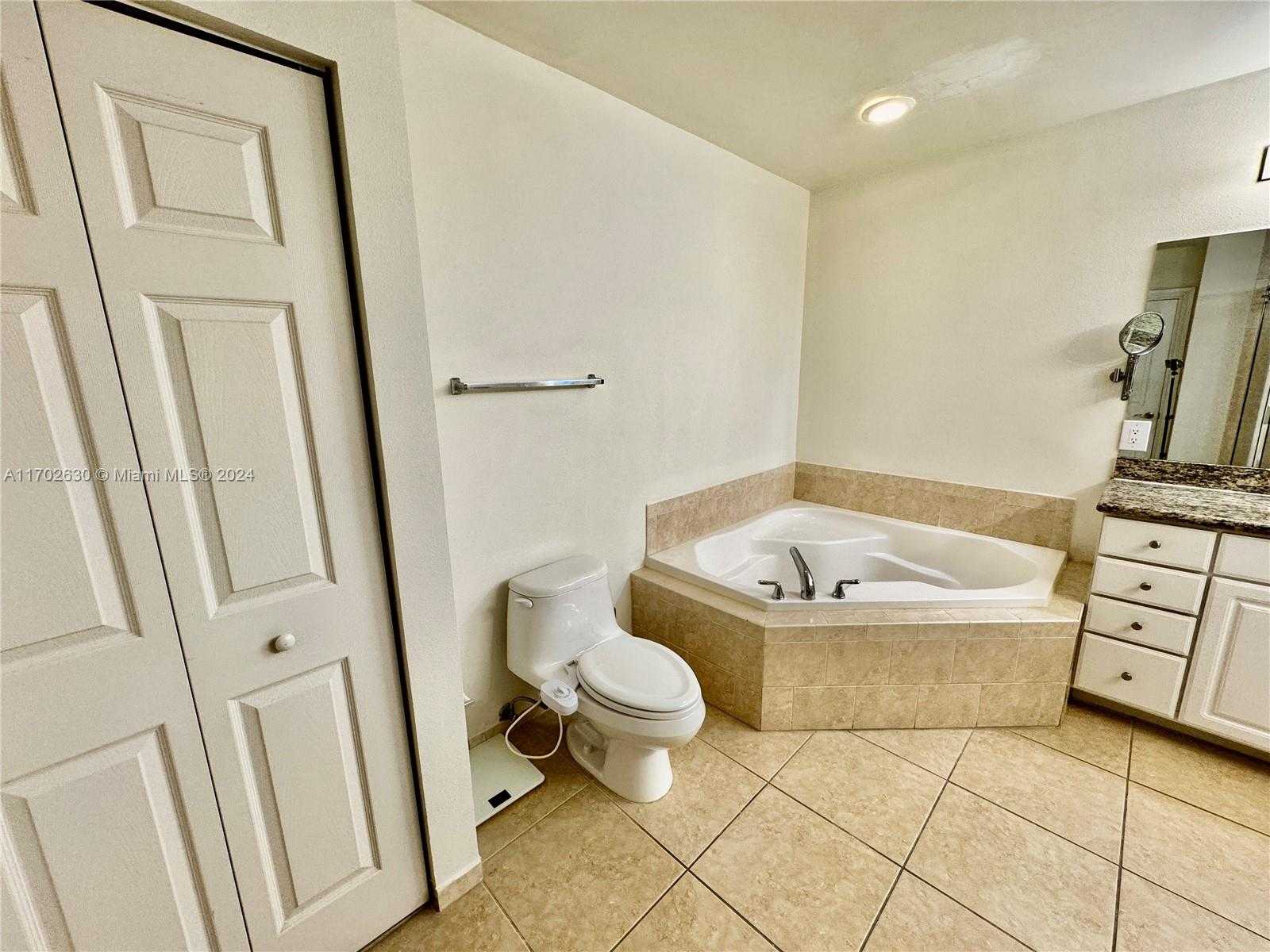 Small Image of 3001 NORTH EAST 185TH ST #514, Aventura Number 9
