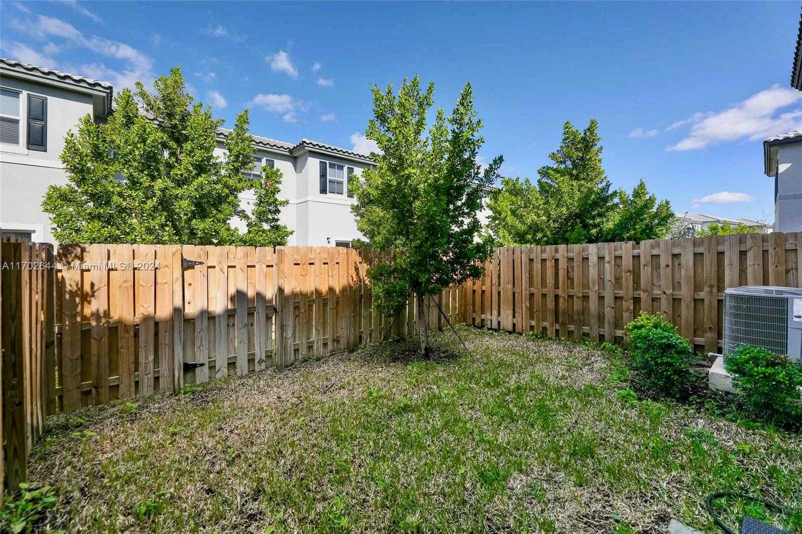 Small Image of 11887 NORTH WEST 46TH ST, Coral Springs Number 25