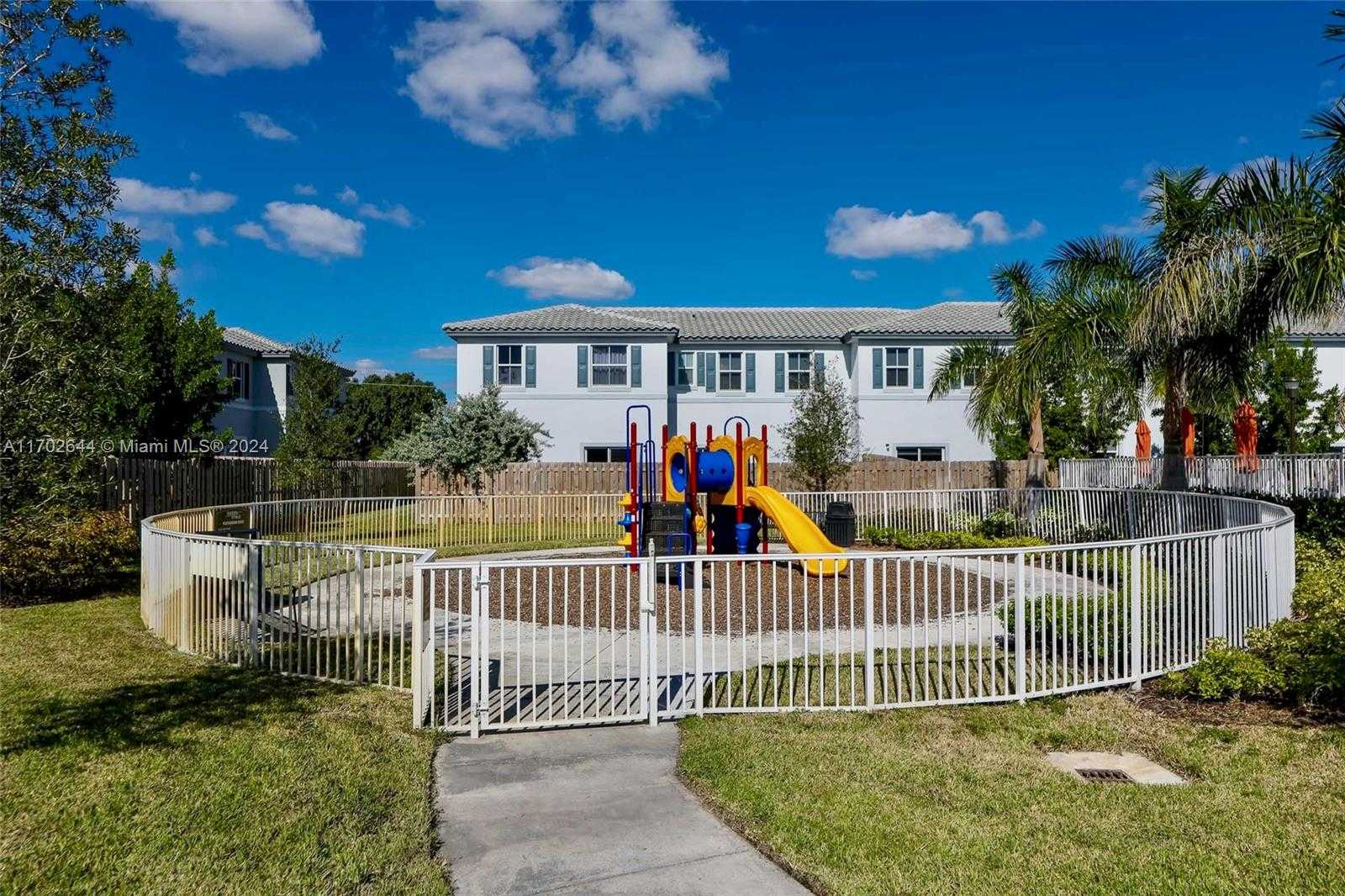 Small Image of 11887 NORTH WEST 46TH ST, Coral Springs Number 31