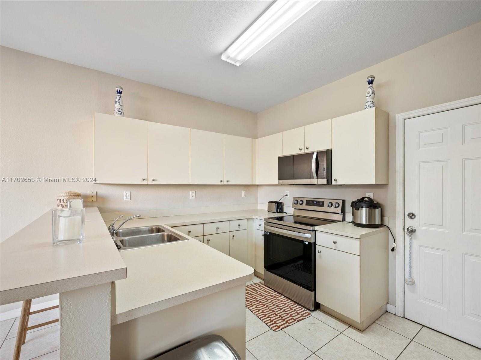Small Image of 13813 SOUTH WEST 275TH TER, Homestead Number 4