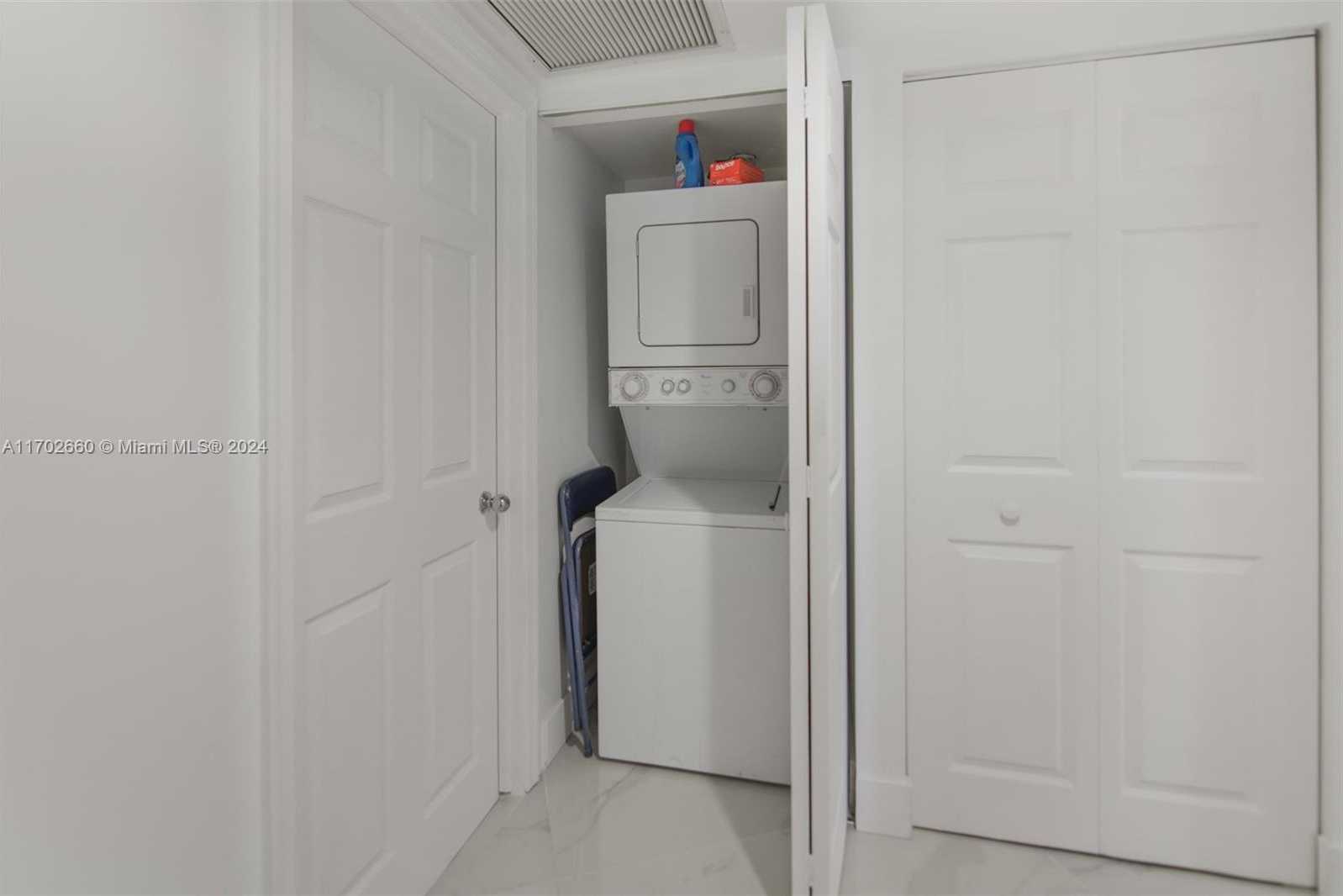 Small Image of 3530 MYSTIC POINTE DR #2108, Aventura Number 20