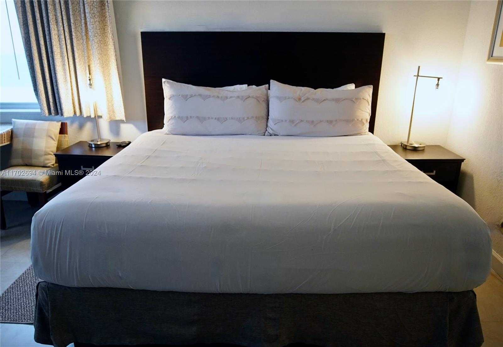 Small Image of 19201 COLLINS AVE #726, Sunny Isles Beach Number 4