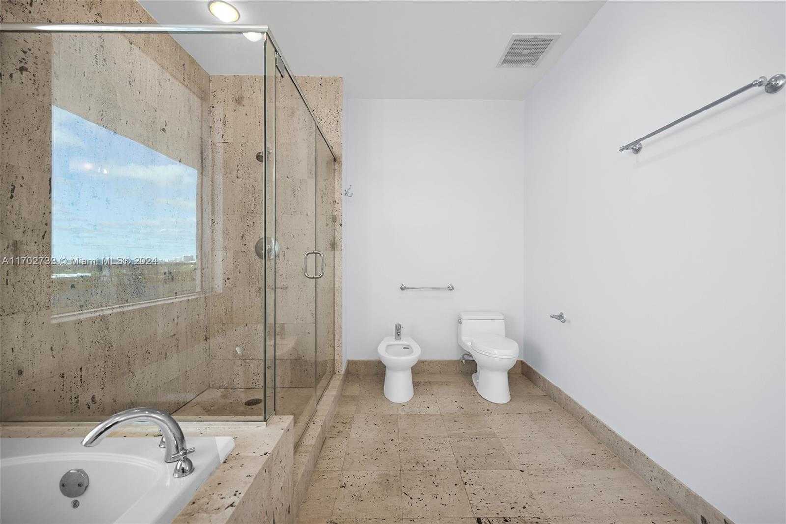 Small Image of 7901 HISPANOLA AVE #1211, North Bay Village Number 15