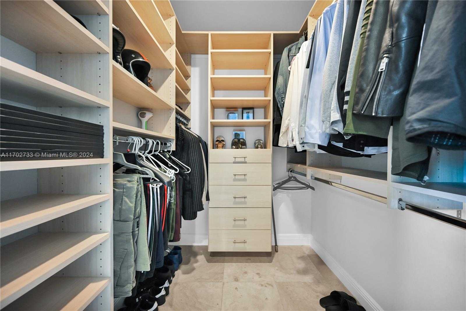 Small Image of 7901 HISPANOLA AVE #1211, North Bay Village Number 16