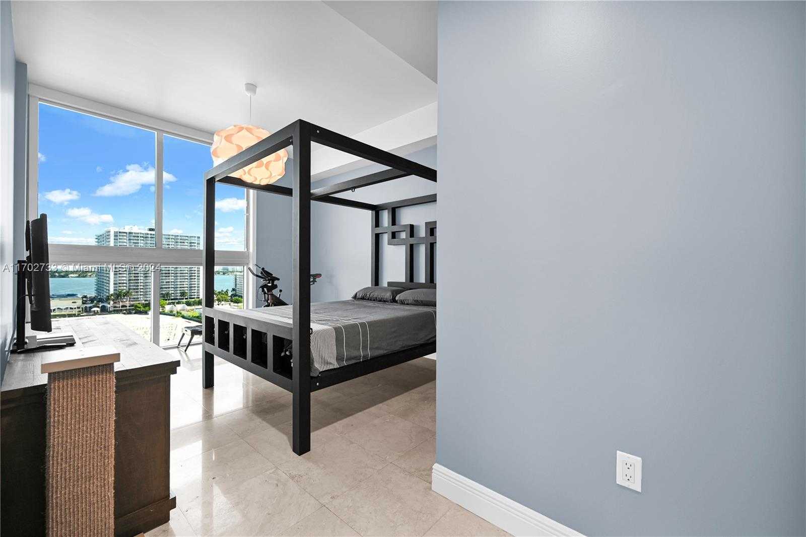 Small Image of 7901 HISPANOLA AVE #1211, North Bay Village Number 22