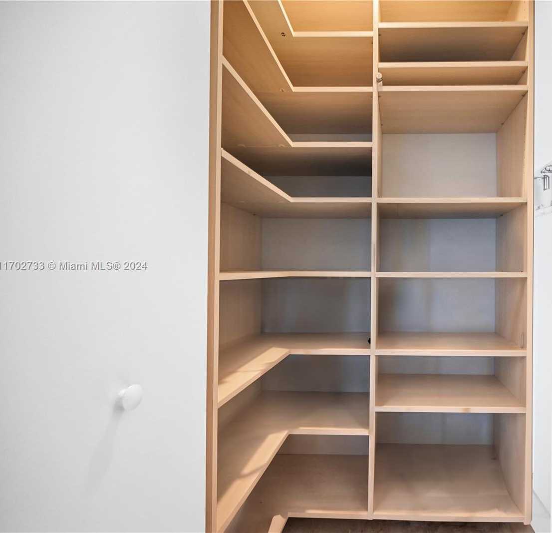 Small Image of 7901 HISPANOLA AVE #1211, North Bay Village Number 25