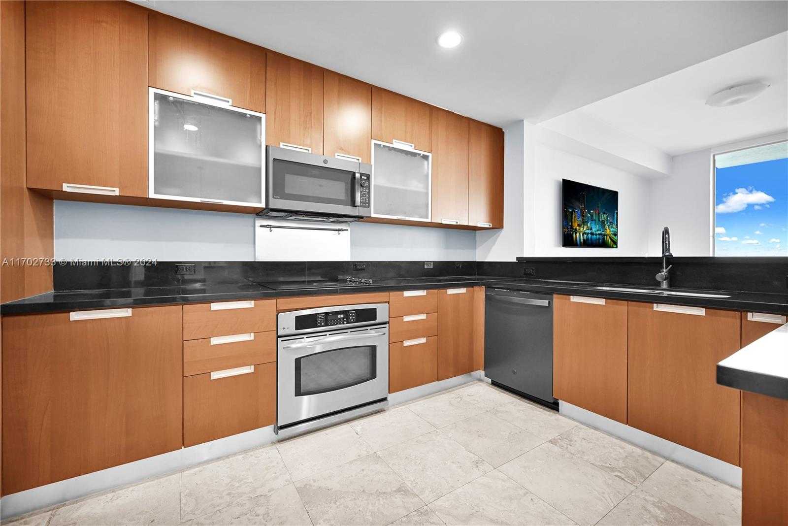 Small Image of 7901 HISPANOLA AVE #1211, North Bay Village Number 26
