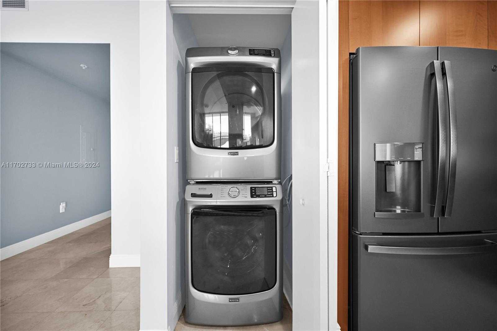 Small Image of 7901 HISPANOLA AVE #1211, North Bay Village Number 29