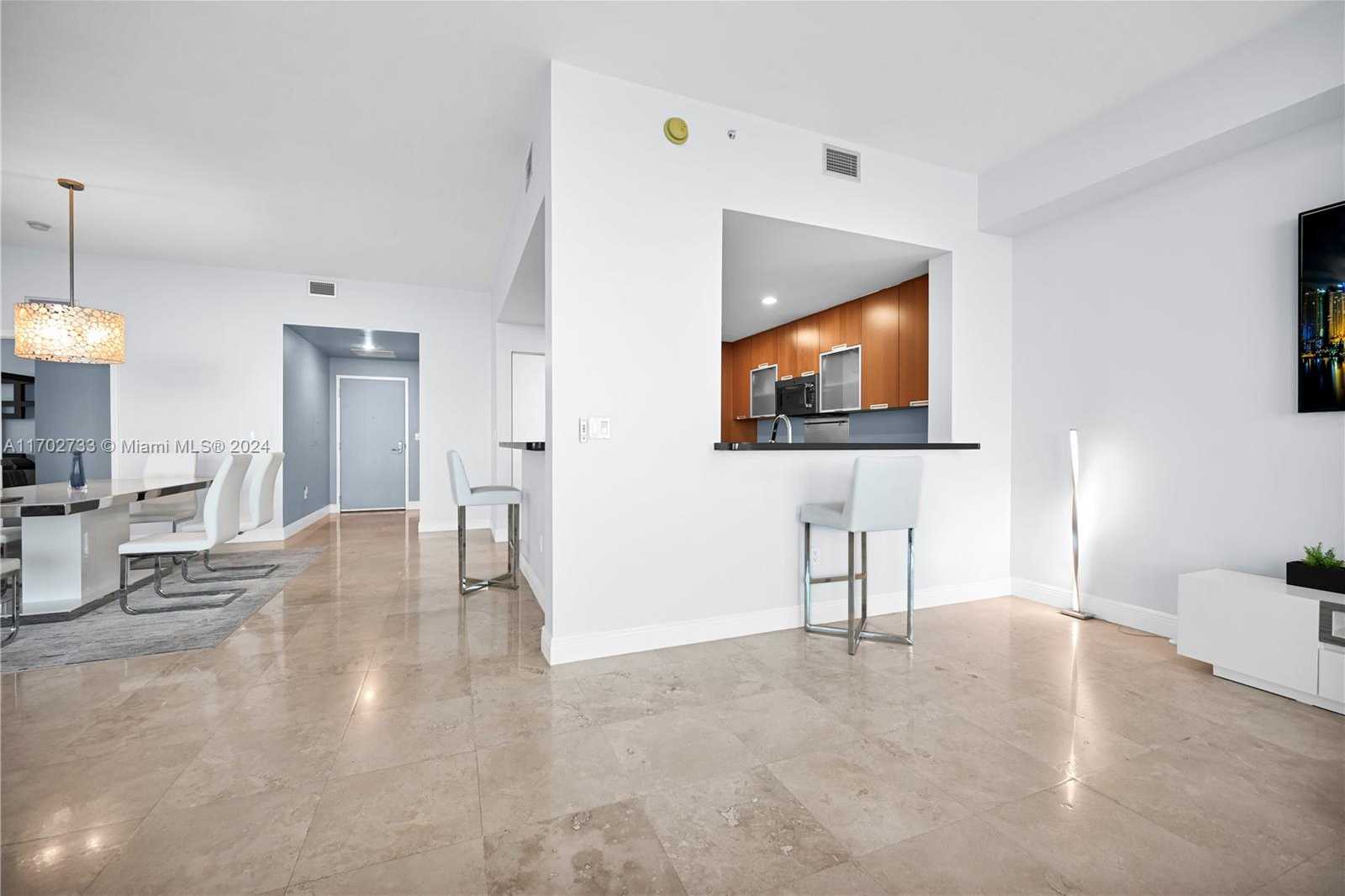 Small Image of 7901 HISPANOLA AVE #1211, North Bay Village Number 6