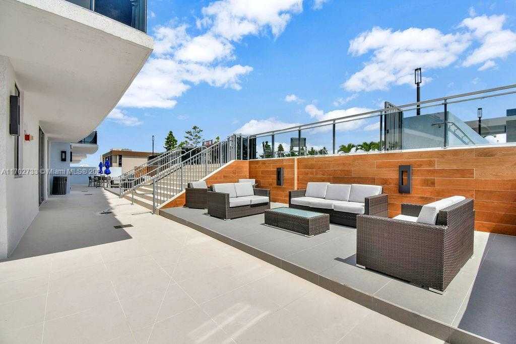 Small Image of 7901 HISPANOLA AVE #1211, North Bay Village Number 76