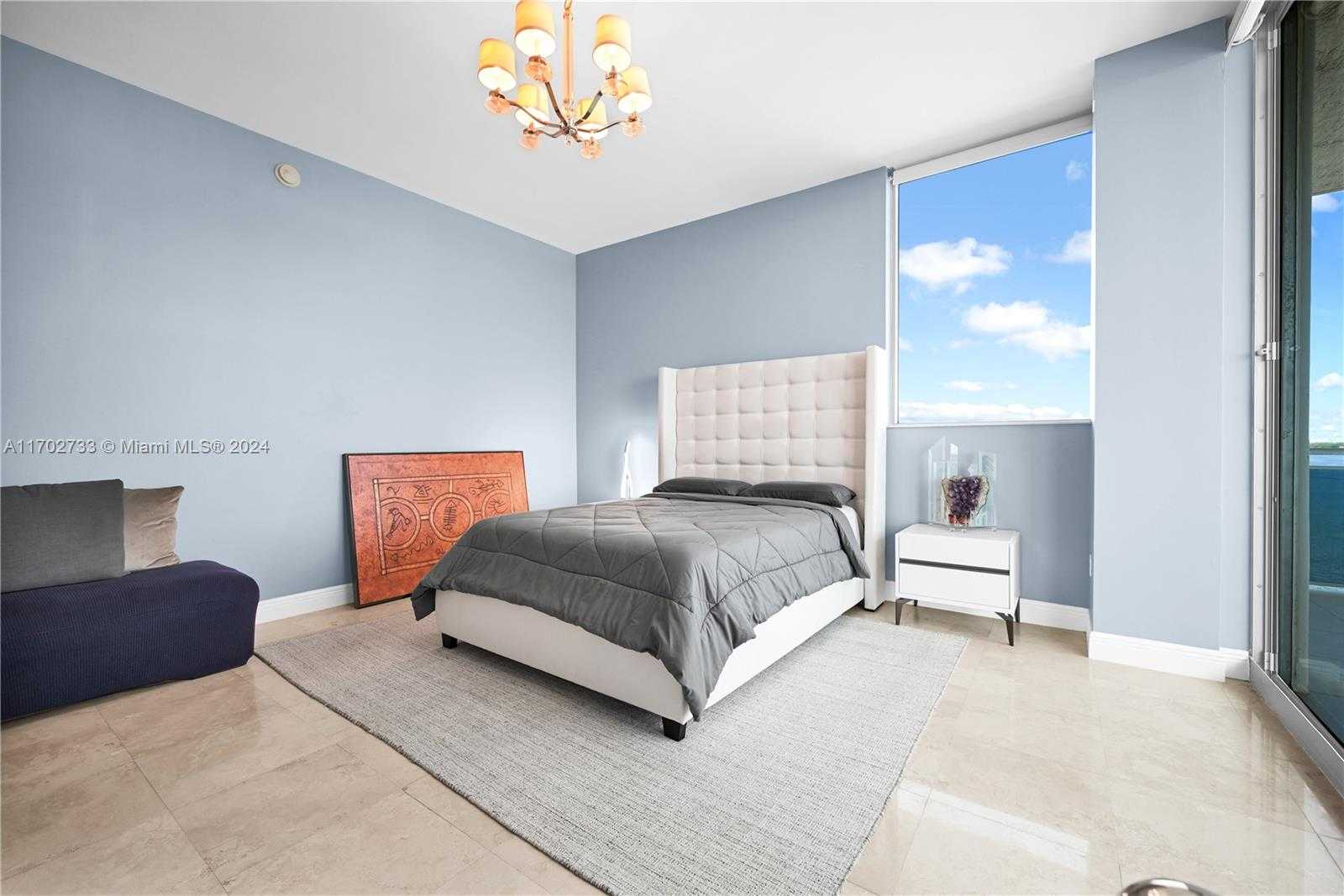 Small Image of 7901 HISPANOLA AVE #1211, North Bay Village Number 9