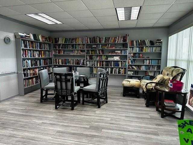 Small Image of 2223 PARK LN #304, Hollywood Number 22