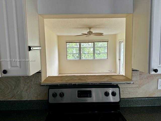 Small Image of 2223 PARK LN #304, Hollywood Number 4