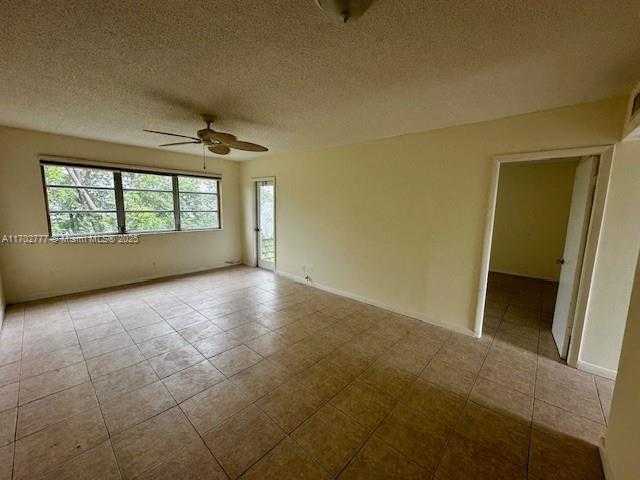 Small Image of 2223 PARK LN #304, Hollywood Number 6