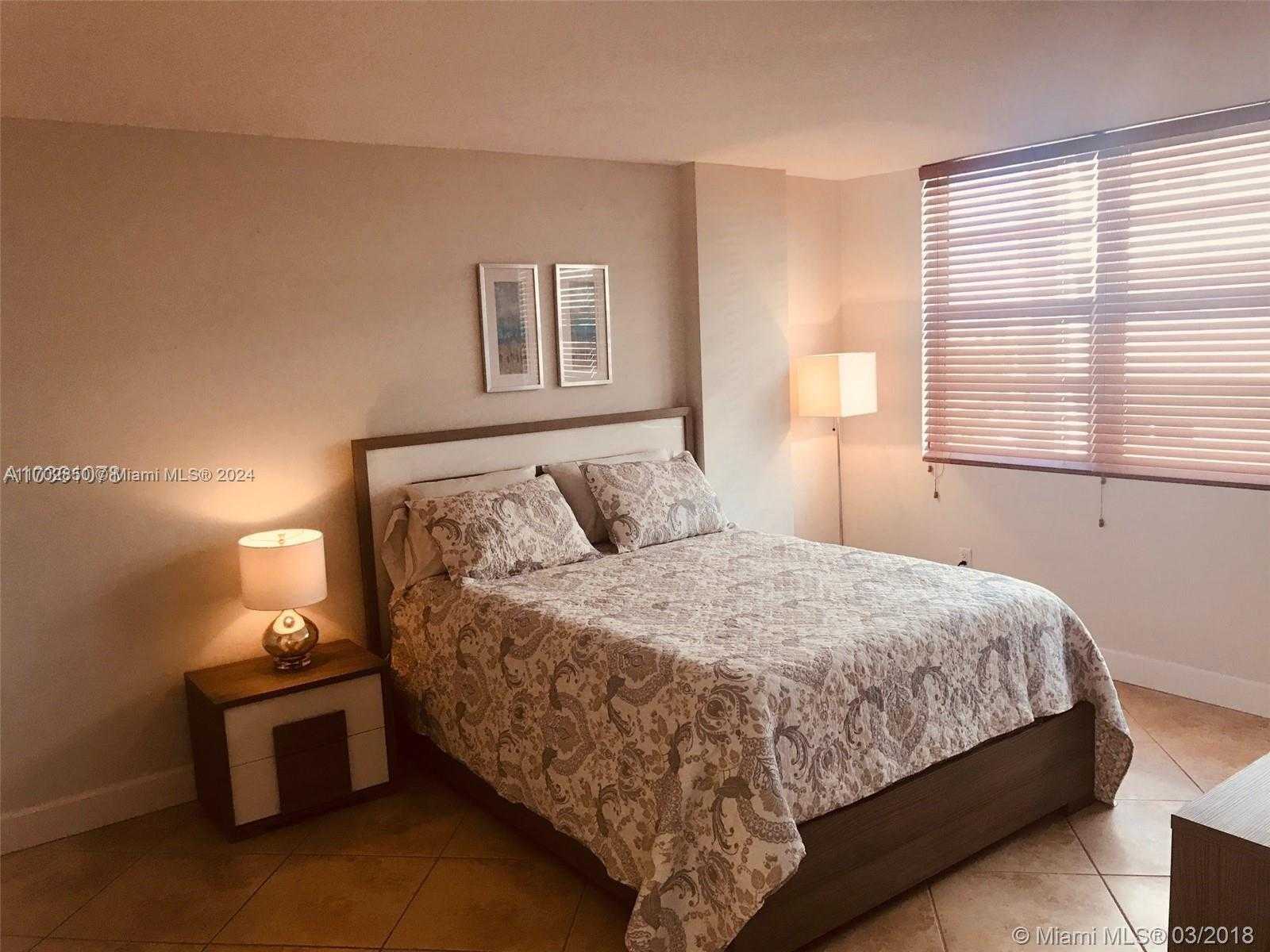 Small Image of 6917 #912, Miami Beach Number 13