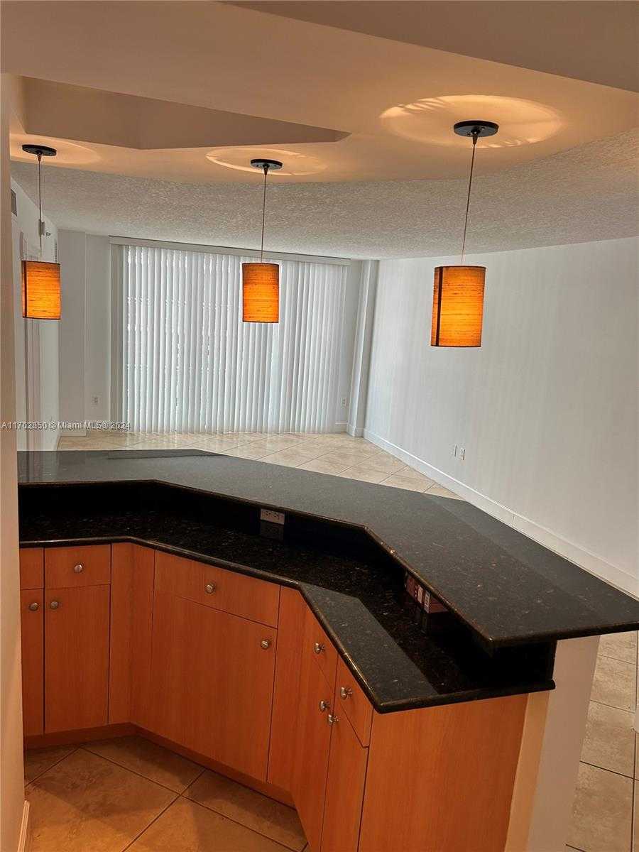 Small Image of 6917 #912, Miami Beach Number 5