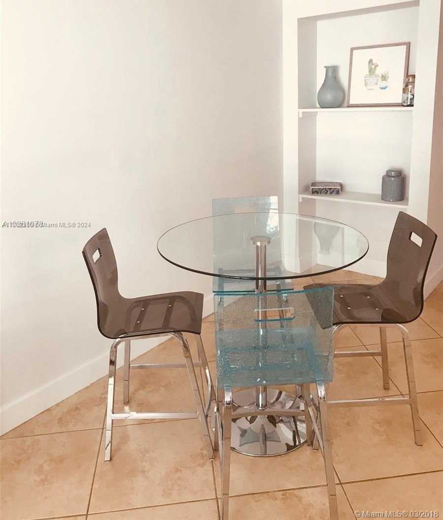 Small Image of 6917 #912, Miami Beach Number 9