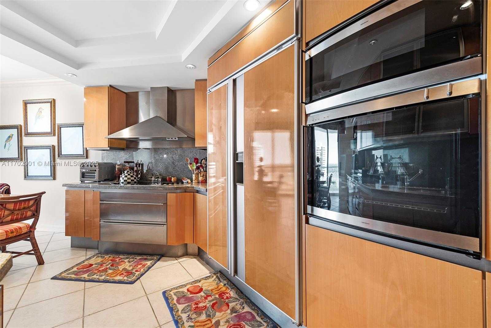Small Image of 2600 ISLAND BLVD #2502, Aventura Number 15