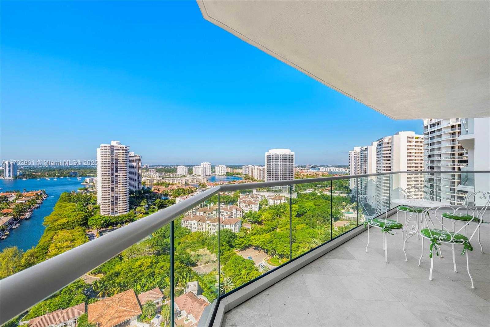 Small Image of 2600 ISLAND BLVD #2502, Aventura Number 18