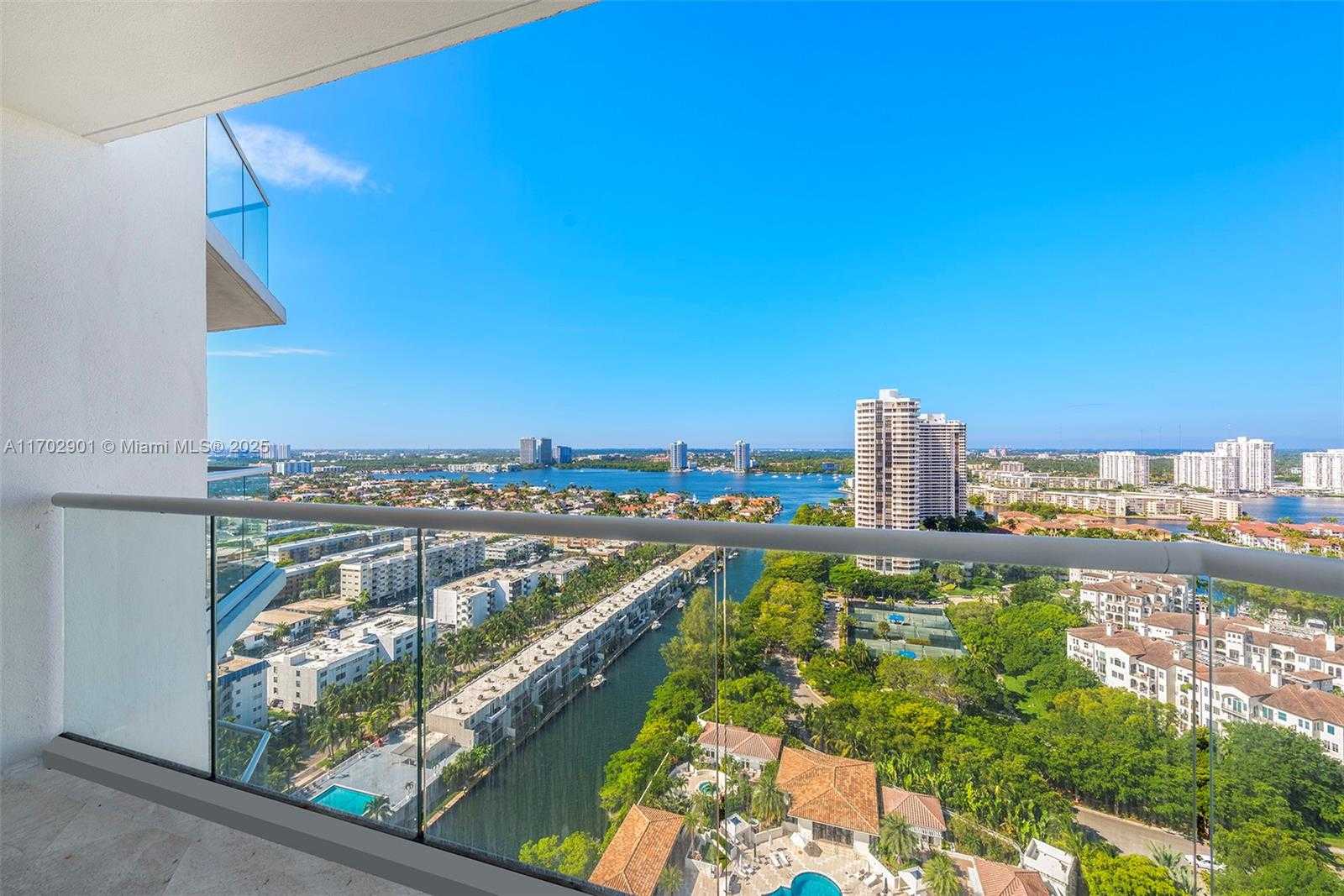 Small Image of 2600 ISLAND BLVD #2502, Aventura Number 24