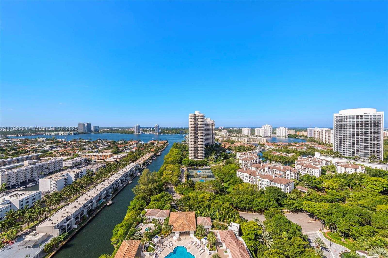 Small Image of 2600 ISLAND BLVD #2502, Aventura Number 25