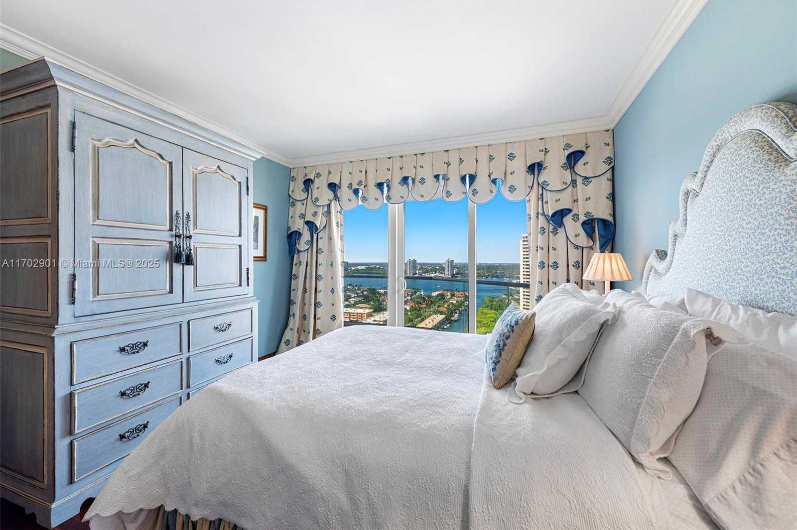 Small Image of 2600 ISLAND BLVD #2502, Aventura Number 27