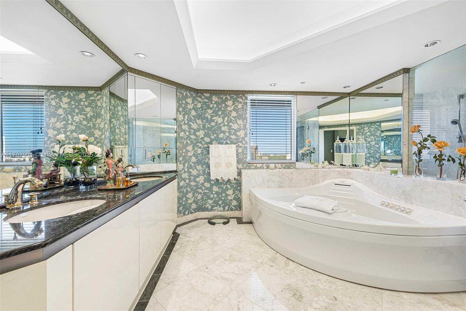 Small Image of 2600 ISLAND BLVD #2502, Aventura Number 35