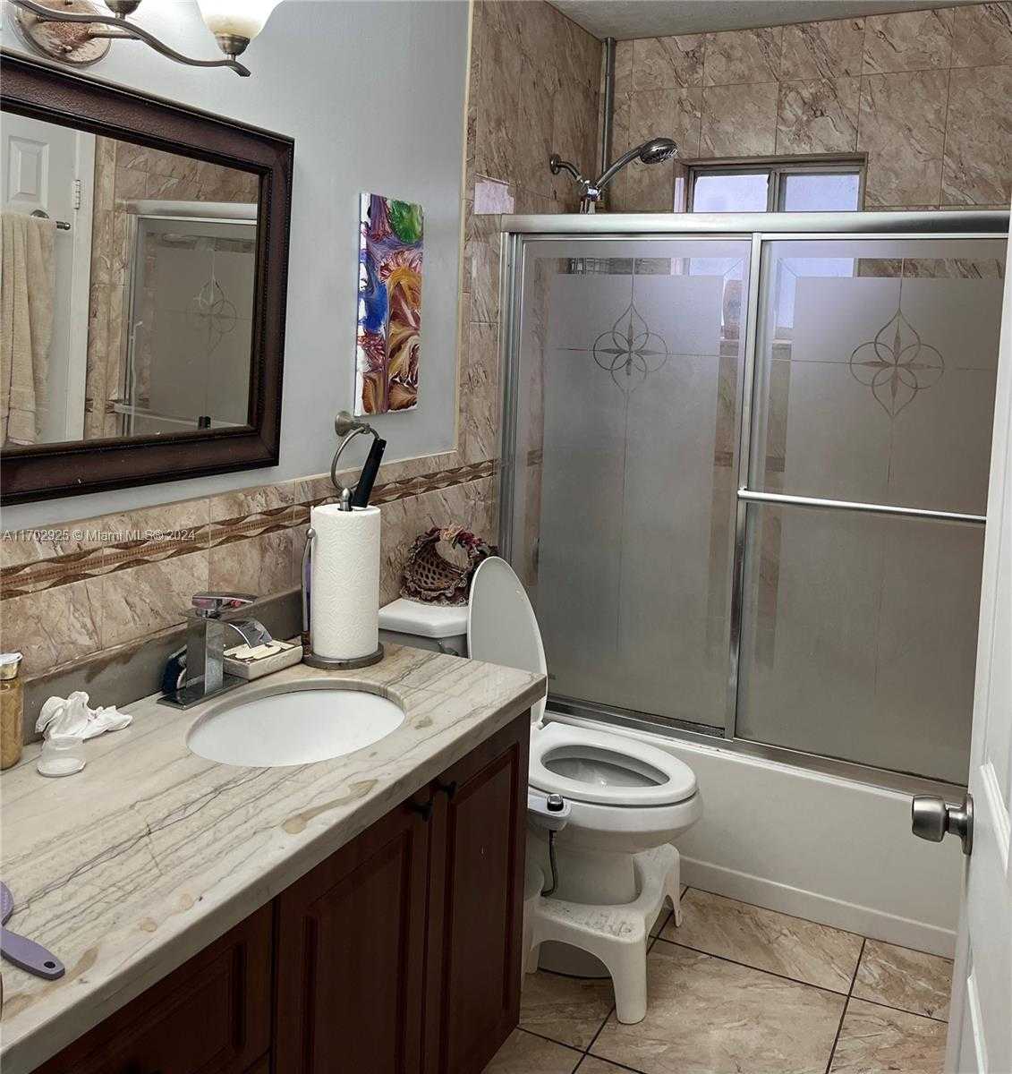 Small Image of 2780 WEST 76TH ST #101, Hialeah Number 3