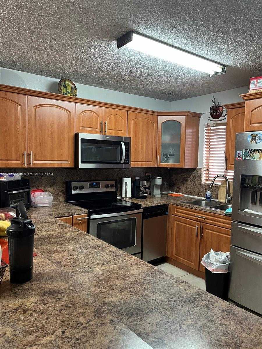Small Image of 2780 WEST 76TH ST #101, Hialeah Number 5