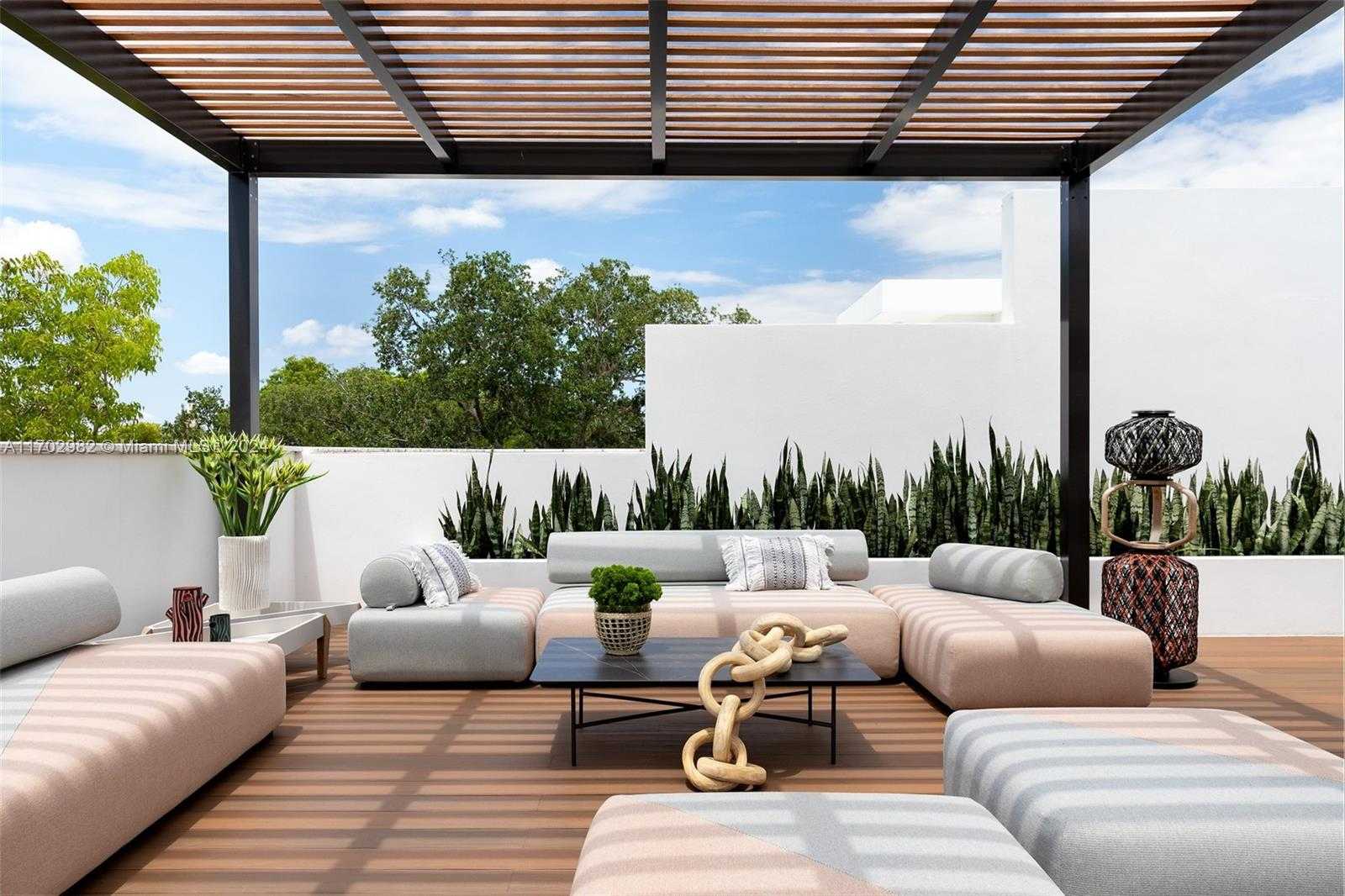 Small Image of 613 ALMERIA AVE, Coral Gables Number 14