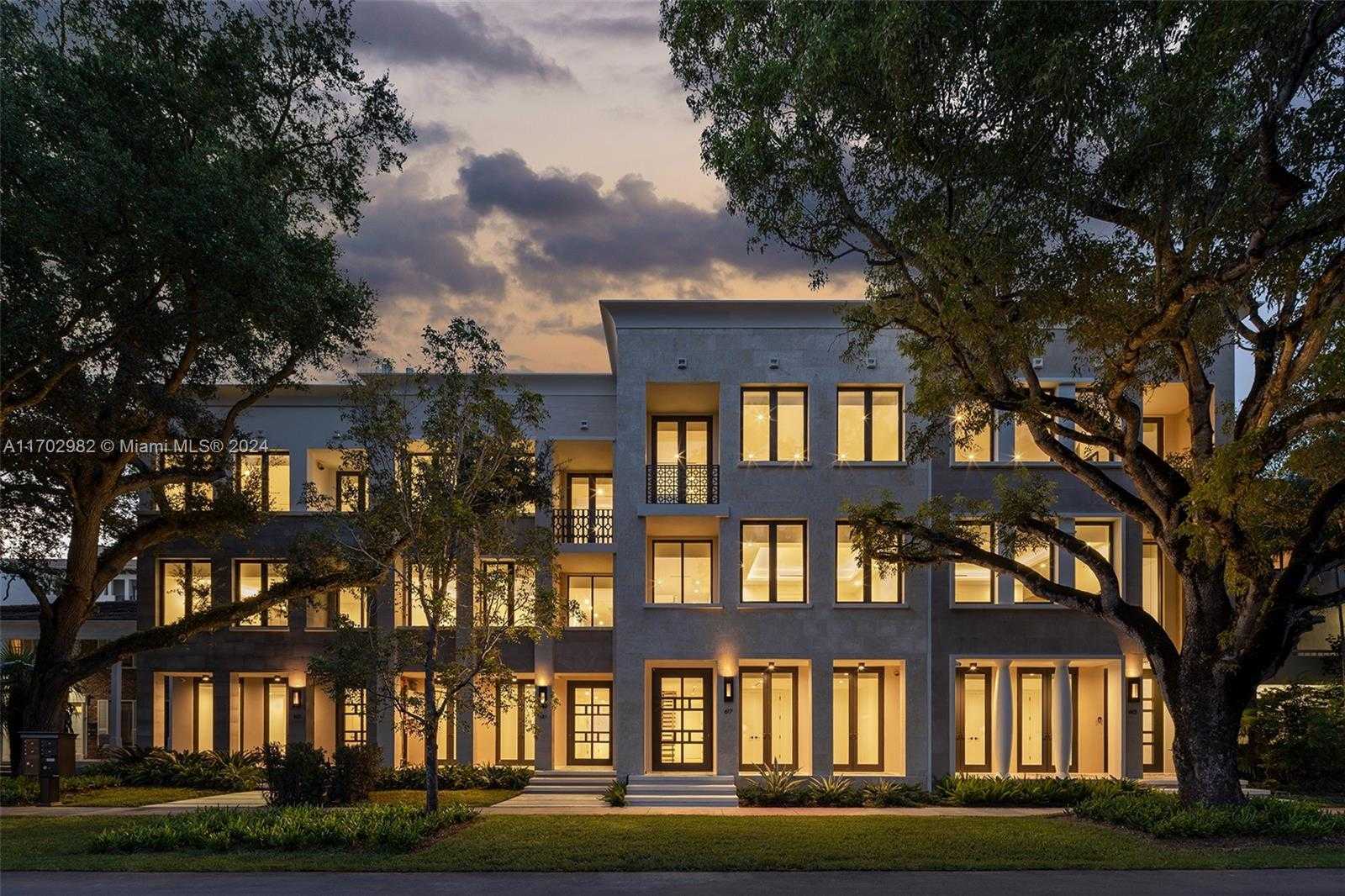 Small Image of 613 ALMERIA AVE, Coral Gables Number 15