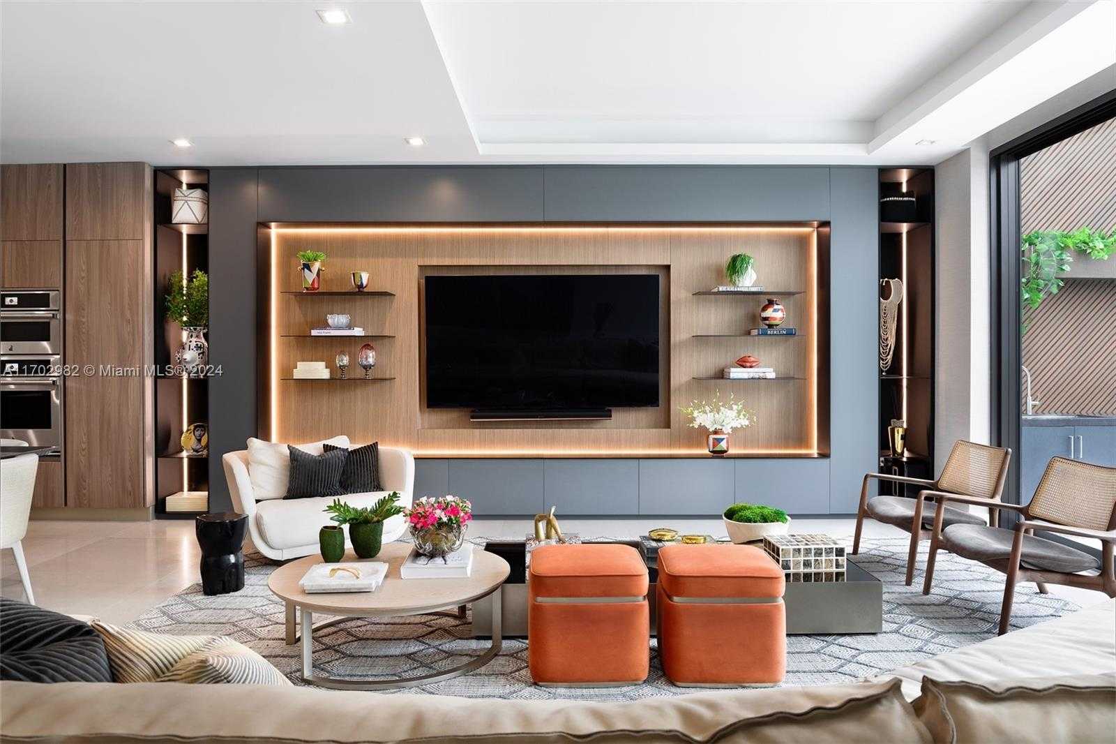 Small Image of 613 ALMERIA AVE, Coral Gables Number 4