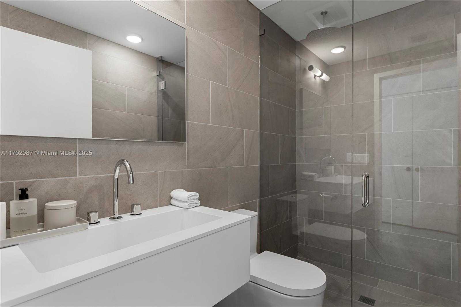 Small Image of 6800 INDIAN CREEK DR #PH2, Miami Beach Number 22