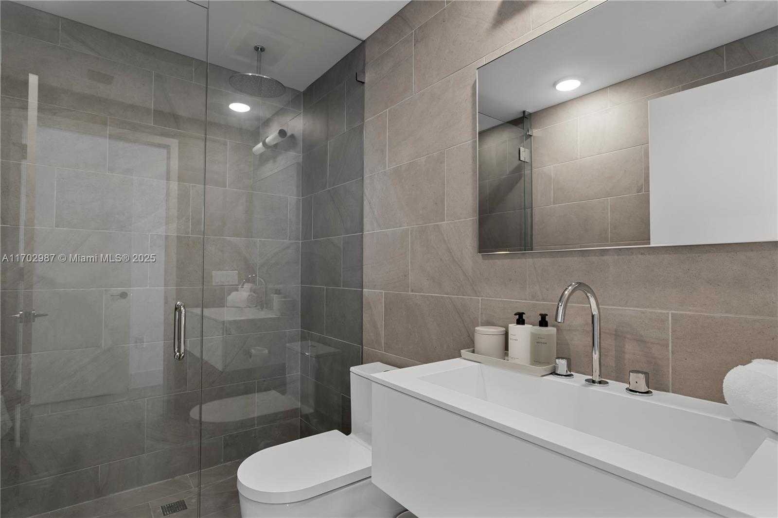 Small Image of 6800 INDIAN CREEK DR #PH2, Miami Beach Number 25