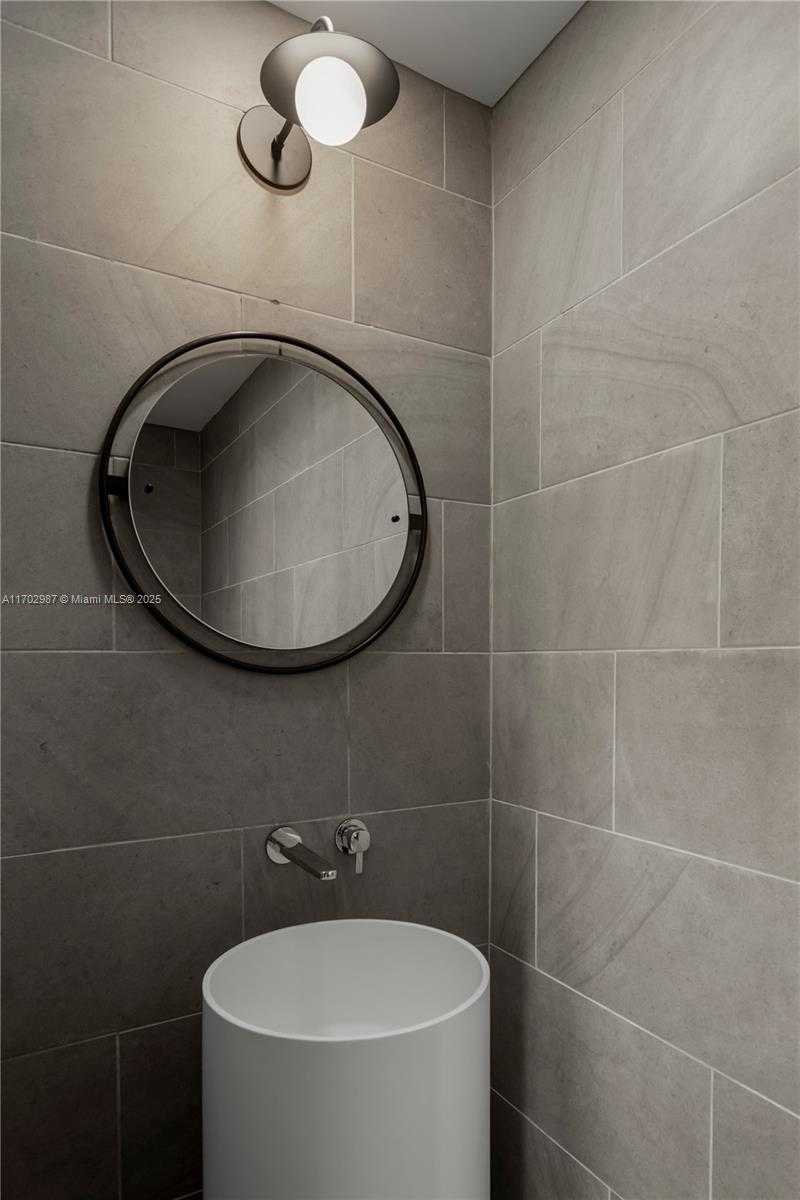 Small Image of 6800 INDIAN CREEK DR #PH2, Miami Beach Number 27